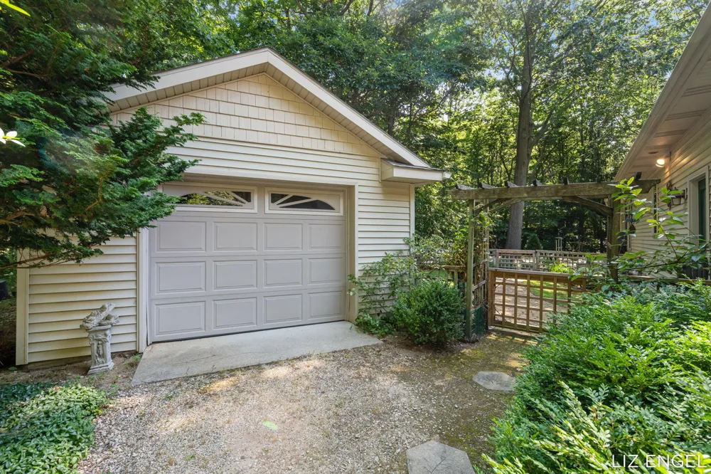 6908 Shore Drive Saugatuck Township, MI 49408