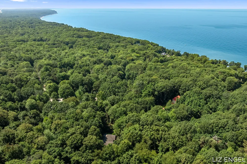 6908 Shore Drive Saugatuck Township, MI 49408