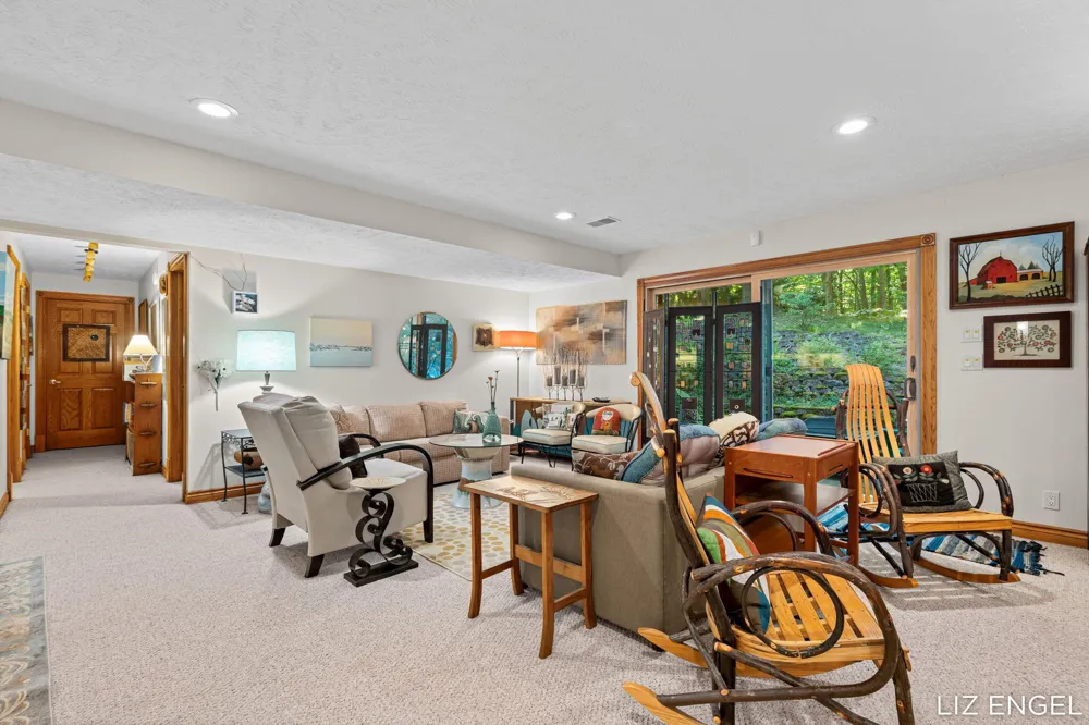 6908 Shore Drive Saugatuck Township, MI 49408