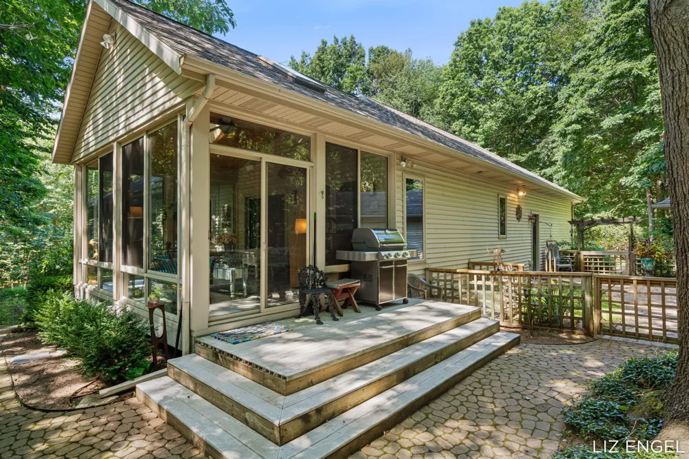 6908 Shore Drive Saugatuck Township, MI 49408