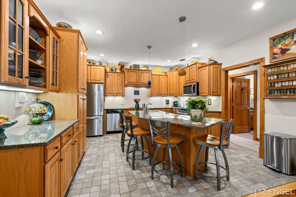 6908 Shore Drive Saugatuck Township, MI 49408