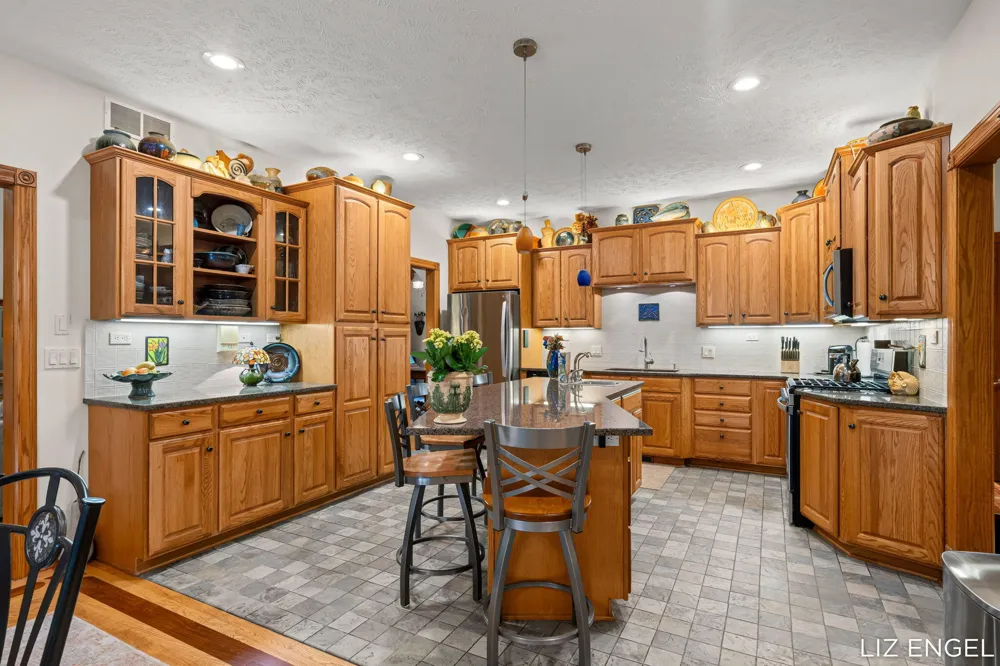 6908 Shore Drive Saugatuck Township, MI 49408