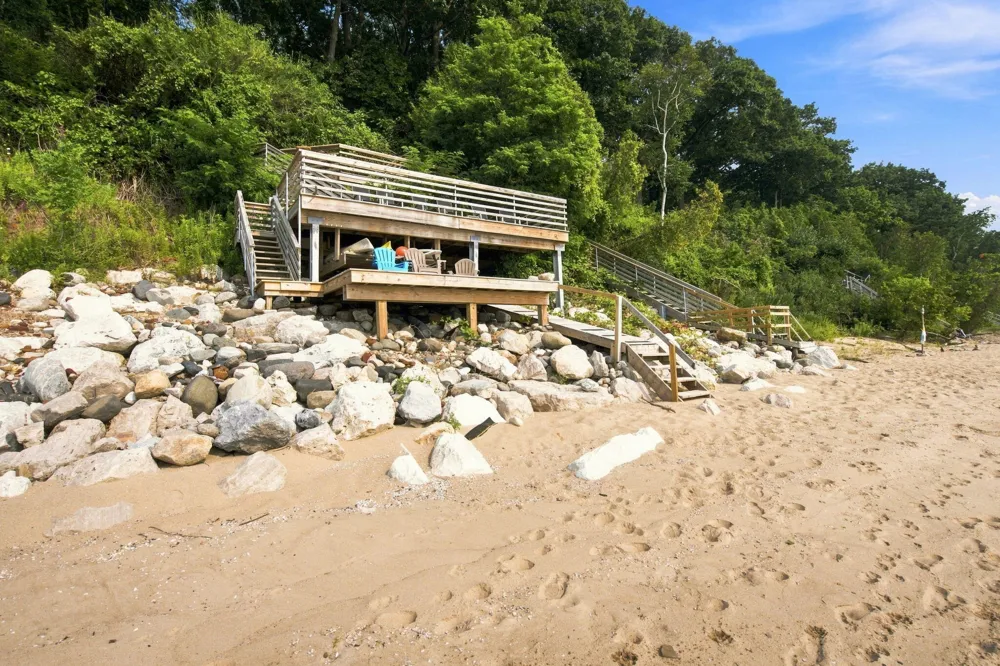 6908 Shore Drive Saugatuck Township, MI 49408