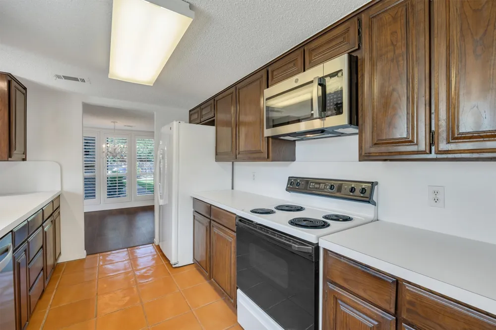 2906 Wayside Drive Bedford, TX 76021