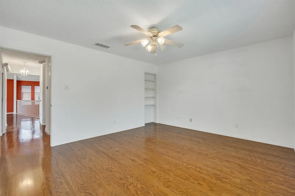 2906 Wayside Drive Bedford, TX 76021