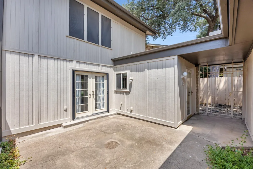 2906 Wayside Drive Bedford, TX 76021