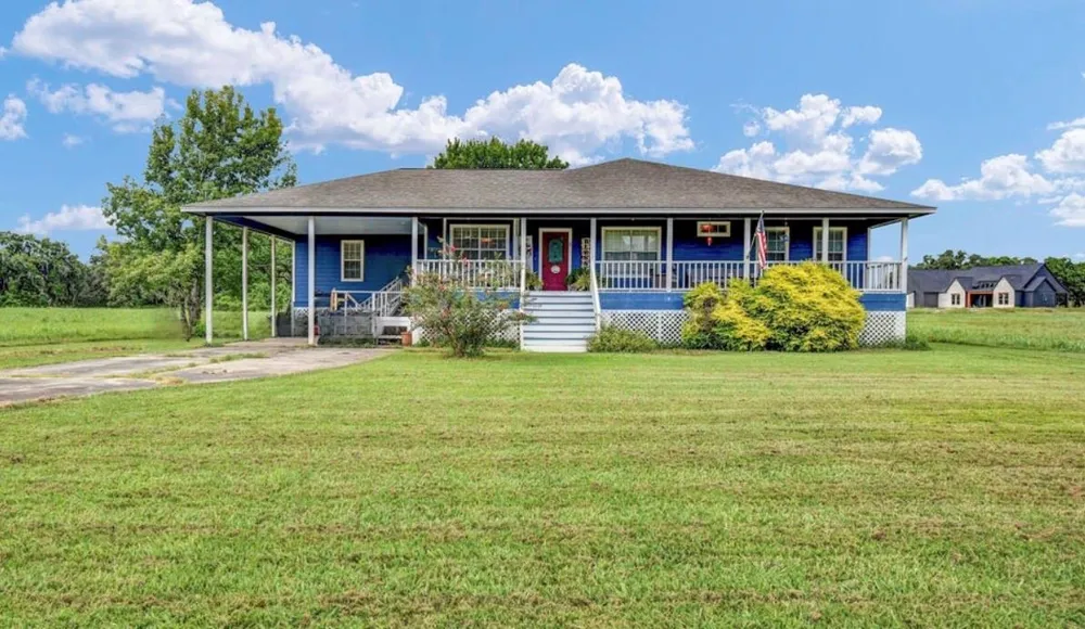 1226 Frontier Trail Angleton, TX 77515