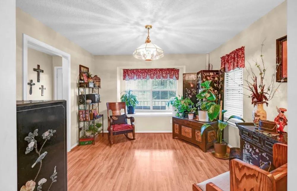 1226 Frontier Trail Angleton, TX 77515