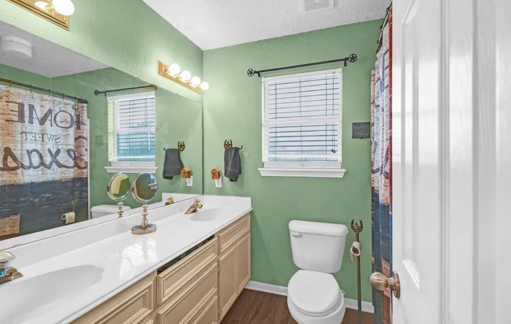 1226 Frontier Trail Angleton, TX 77515
