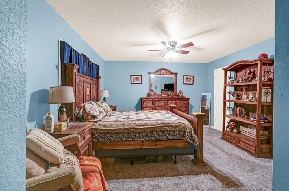 1226 Frontier Trail Angleton, TX 77515