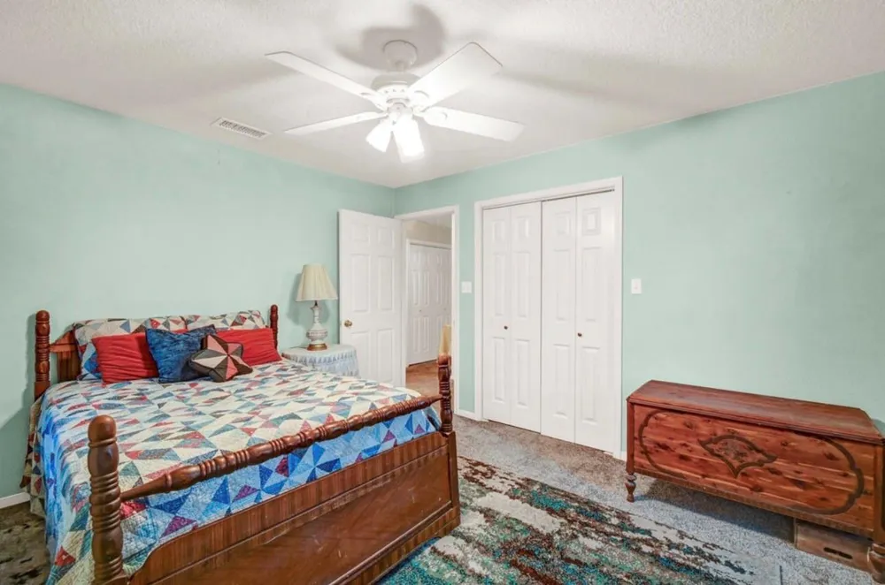 1226 Frontier Trail Angleton, TX 77515