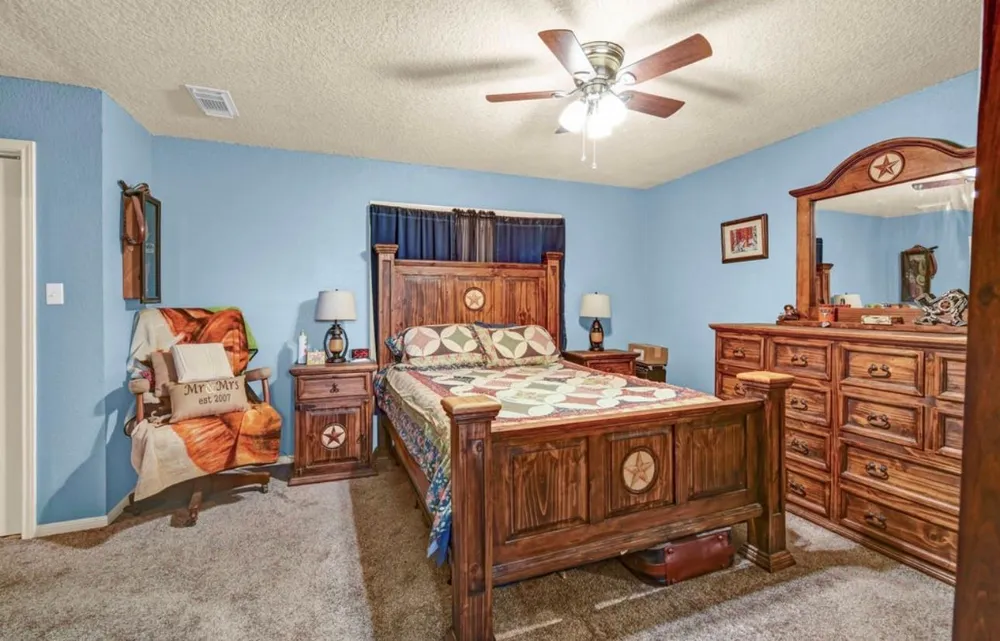 1226 Frontier Trail Angleton, TX 77515