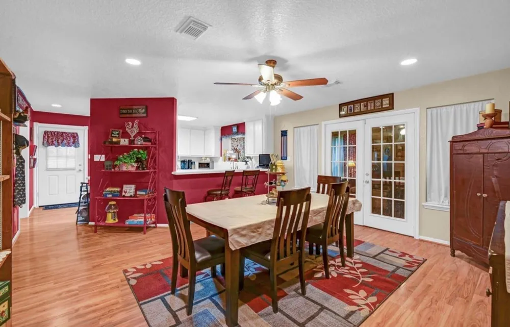 1226 Frontier Trail Angleton, TX 77515