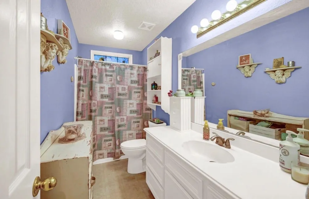 1226 Frontier Trail Angleton, TX 77515