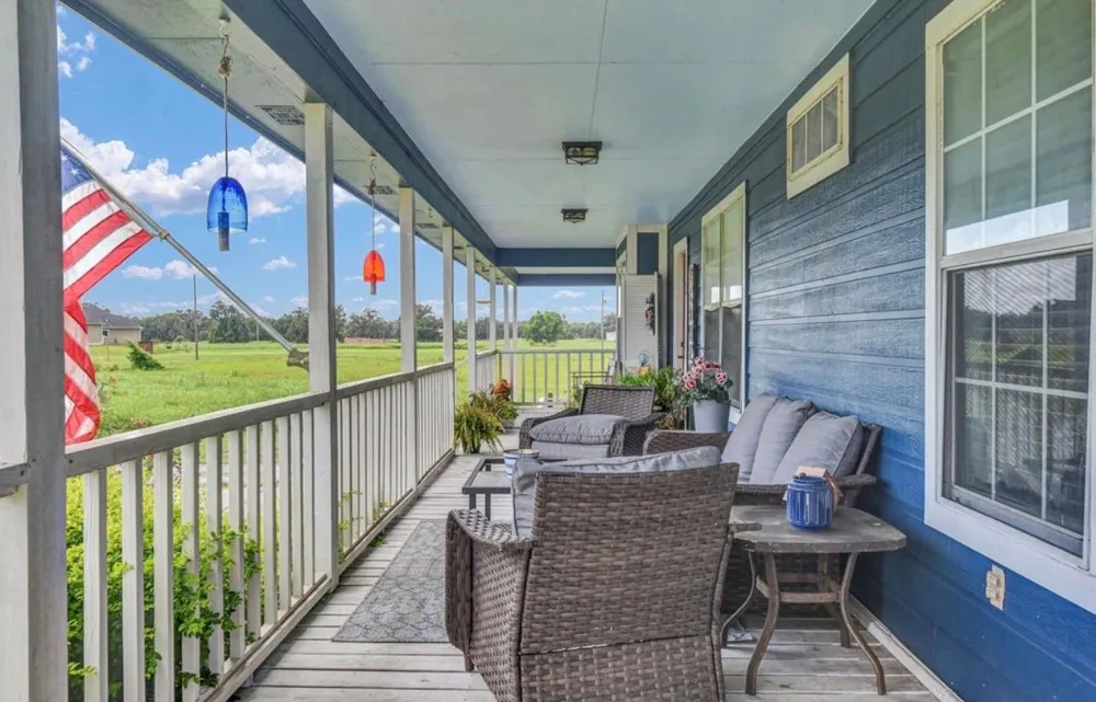 1226 Frontier Trail Angleton, TX 77515