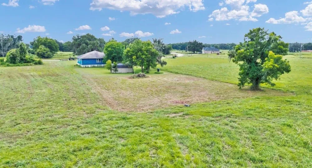 1226 Frontier Trail Angleton, TX 77515