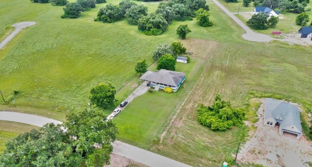 1226 Frontier Trail Angleton, TX 77515