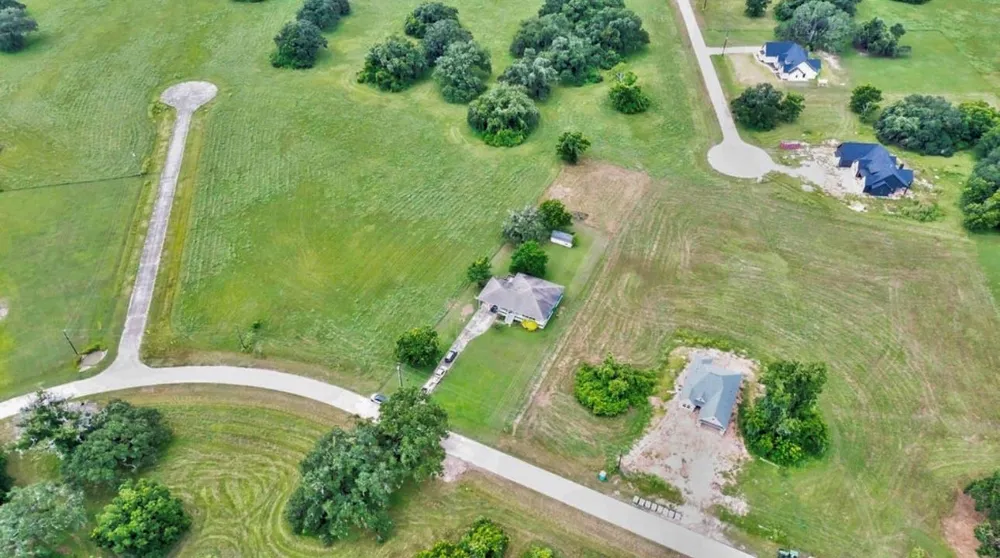 1226 Frontier Trail Angleton, TX 77515