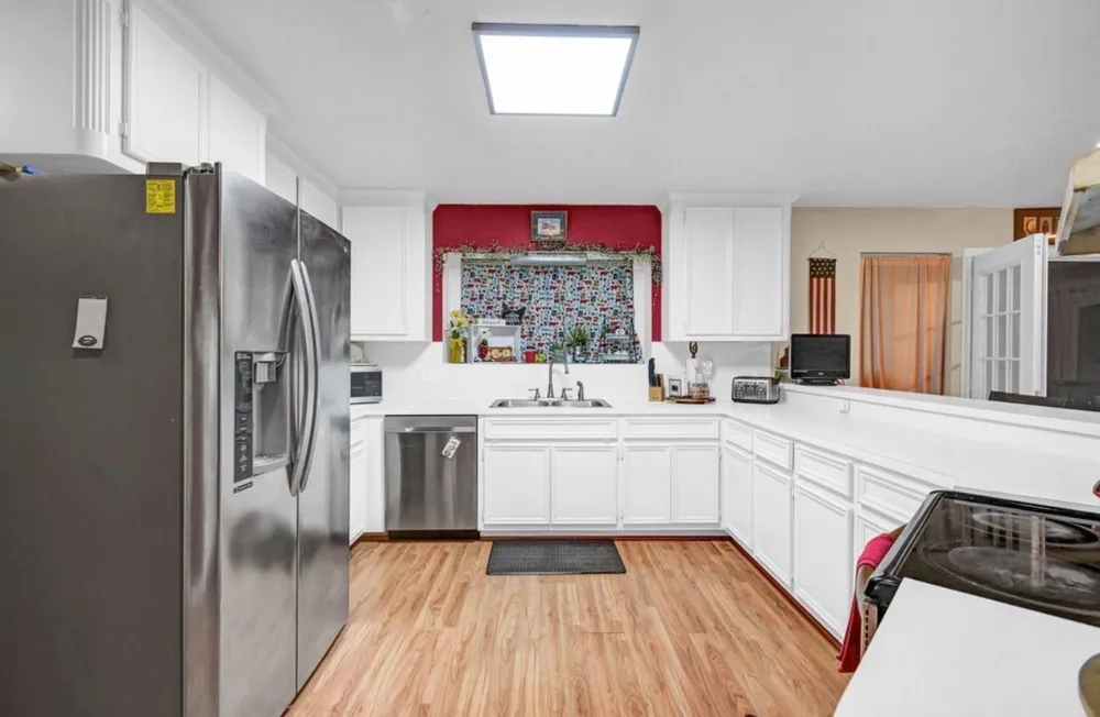 1226 Frontier Trail Angleton, TX 77515