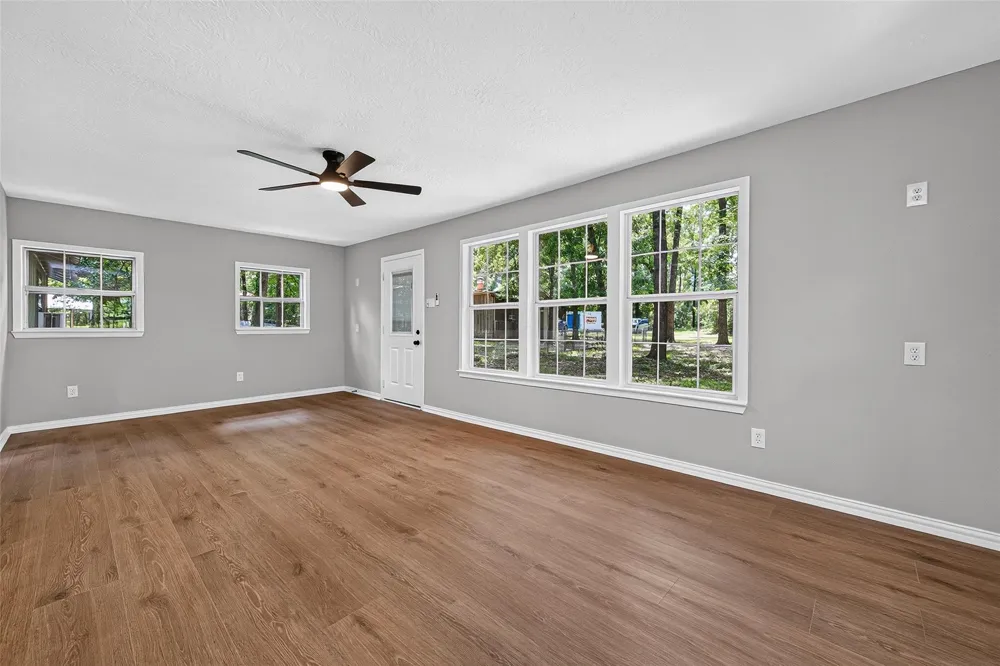 5693 Cessna Drive Montgomery, TX 77316