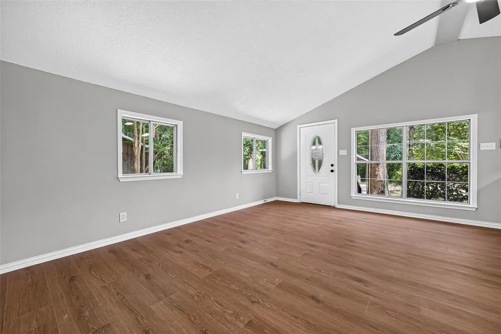 5693 Cessna Drive Montgomery, TX 77316