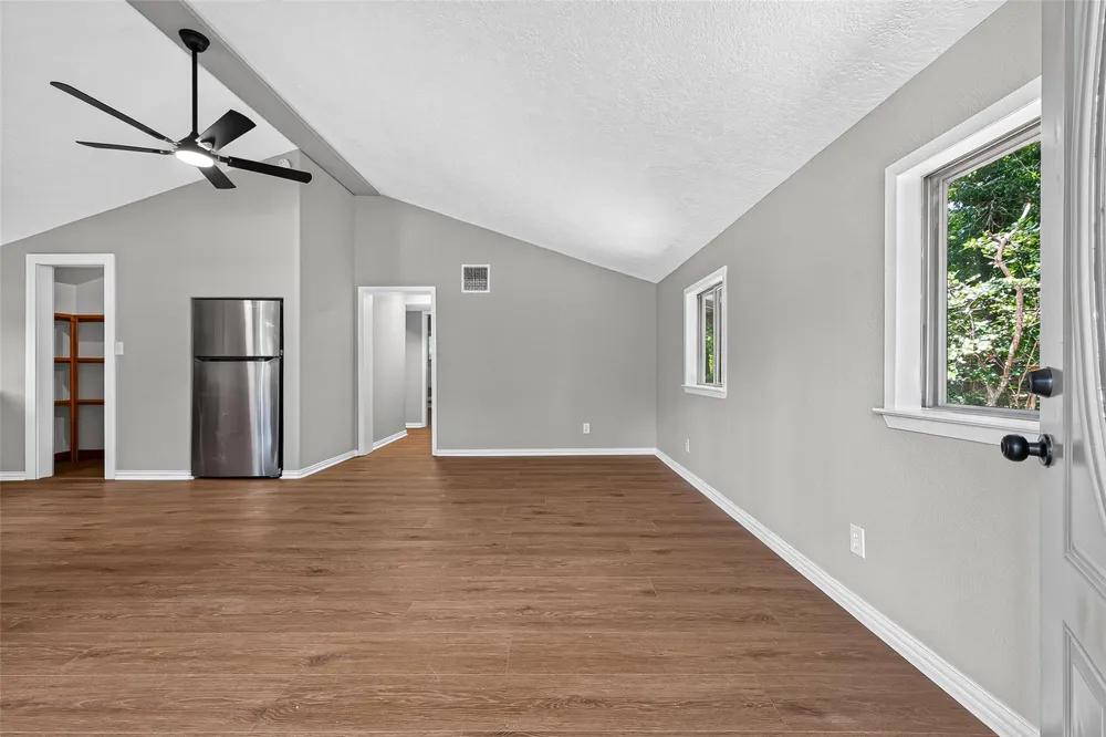 5693 Cessna Drive Montgomery, TX 77316