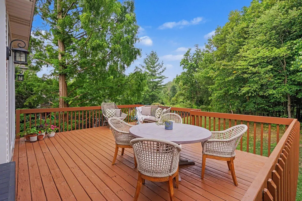 3587 Elk Court Zeeland, MI 49464