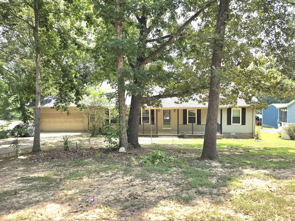 39 Bayshore Dr Cadiz, KY 42211