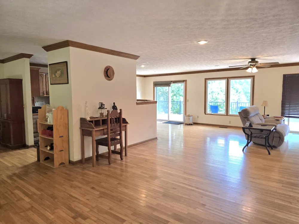 39 Bayshore Dr Cadiz, KY 42211