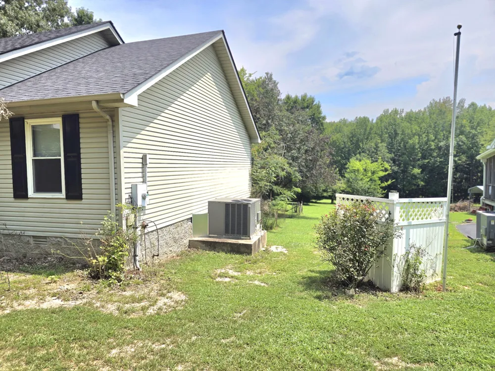 39 Bayshore Dr Cadiz, KY 42211