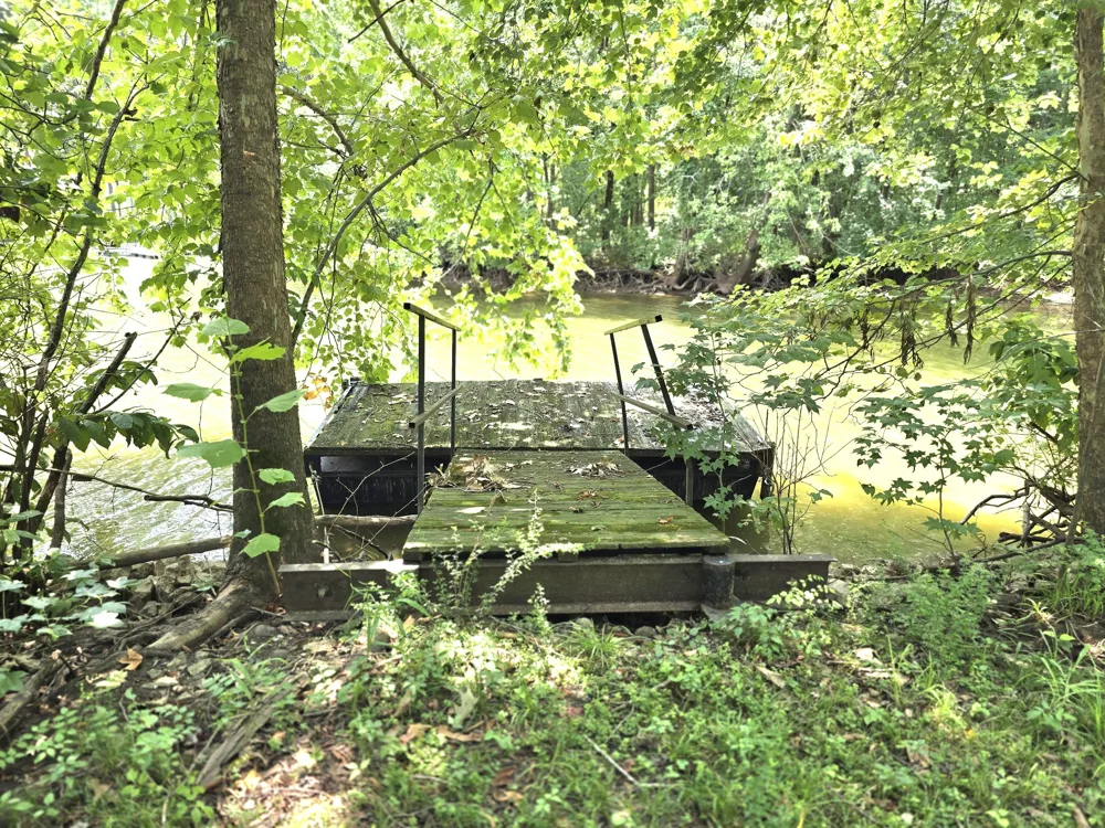39 Bayshore Dr Cadiz, KY 42211