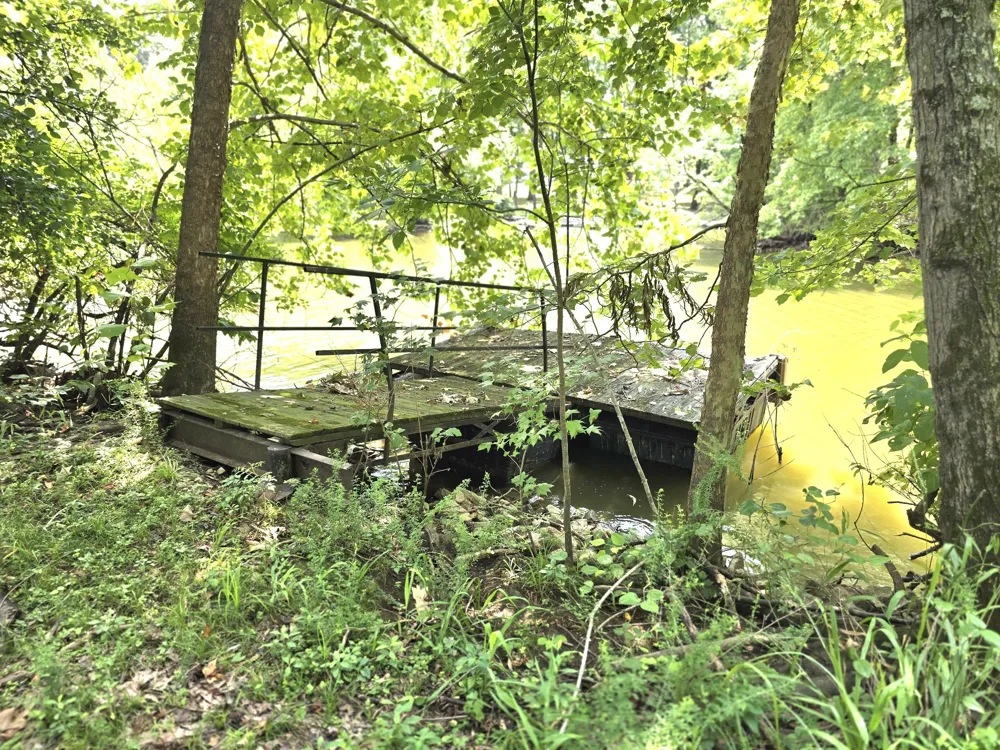 39 Bayshore Dr Cadiz, KY 42211