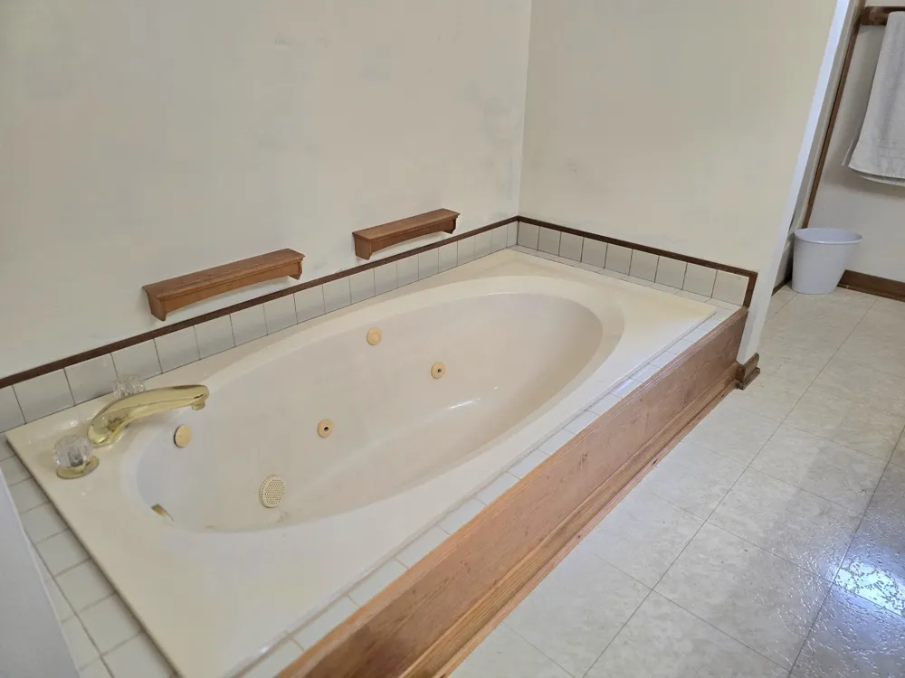 39 Bayshore Dr Cadiz, KY 42211