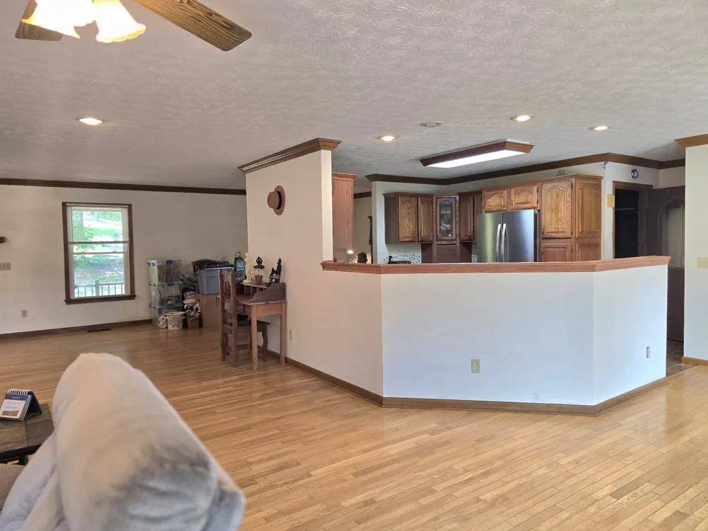39 Bayshore Dr Cadiz, KY 42211