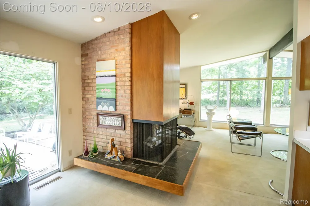 9302 Green Tree Drive Grand Blanc Charter Township, MI 48439