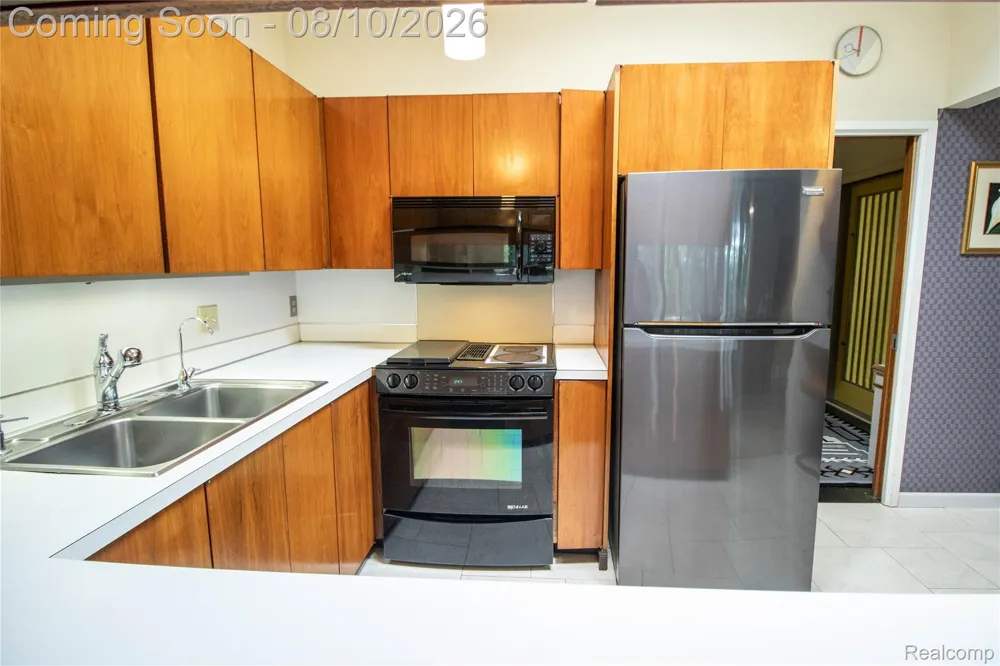9302 Green Tree Drive Grand Blanc Charter Township, MI 48439