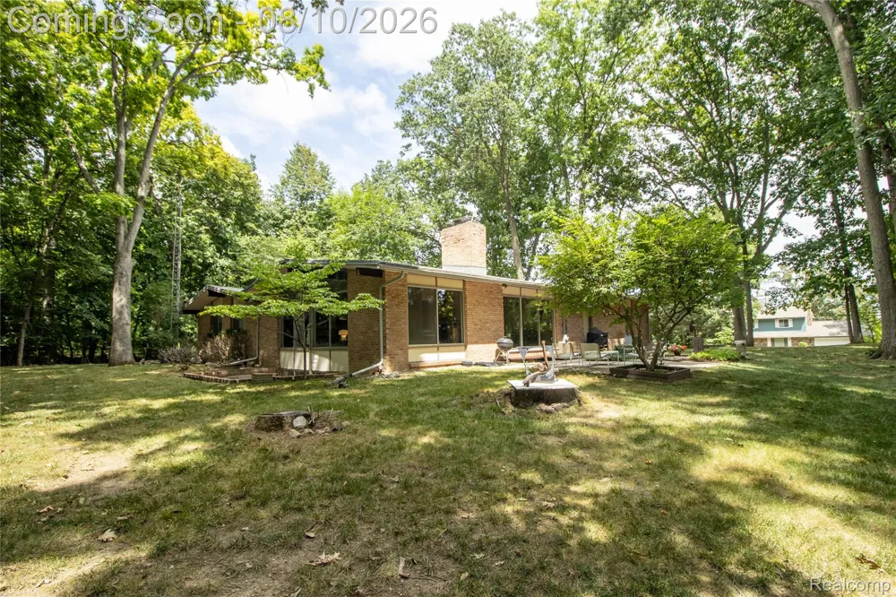 9302 Green Tree Drive Grand Blanc Charter Township, MI 48439