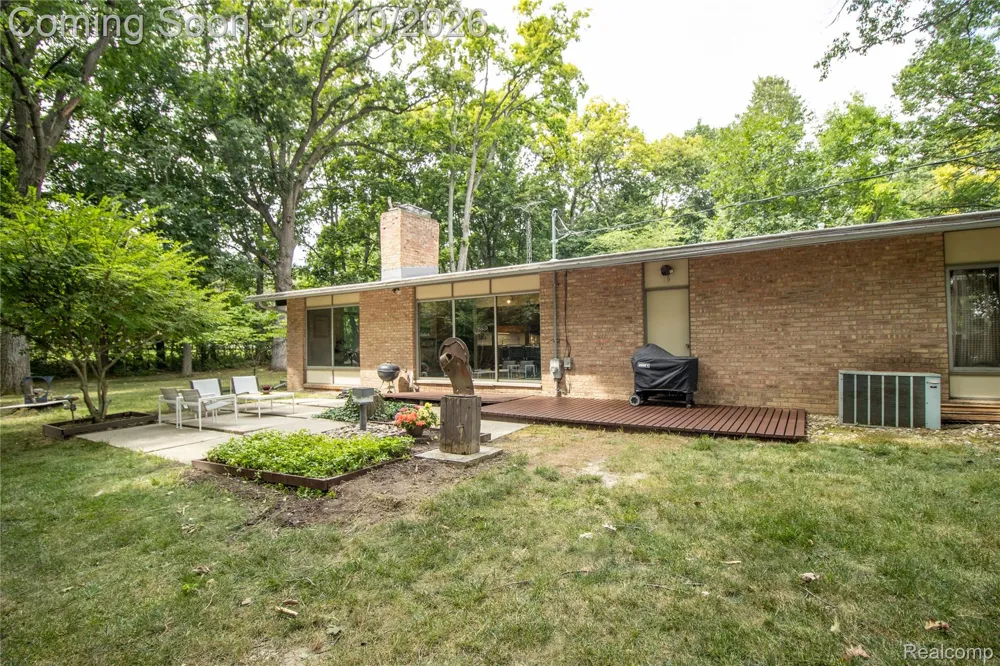 9302 Green Tree Drive Grand Blanc Charter Township, MI 48439