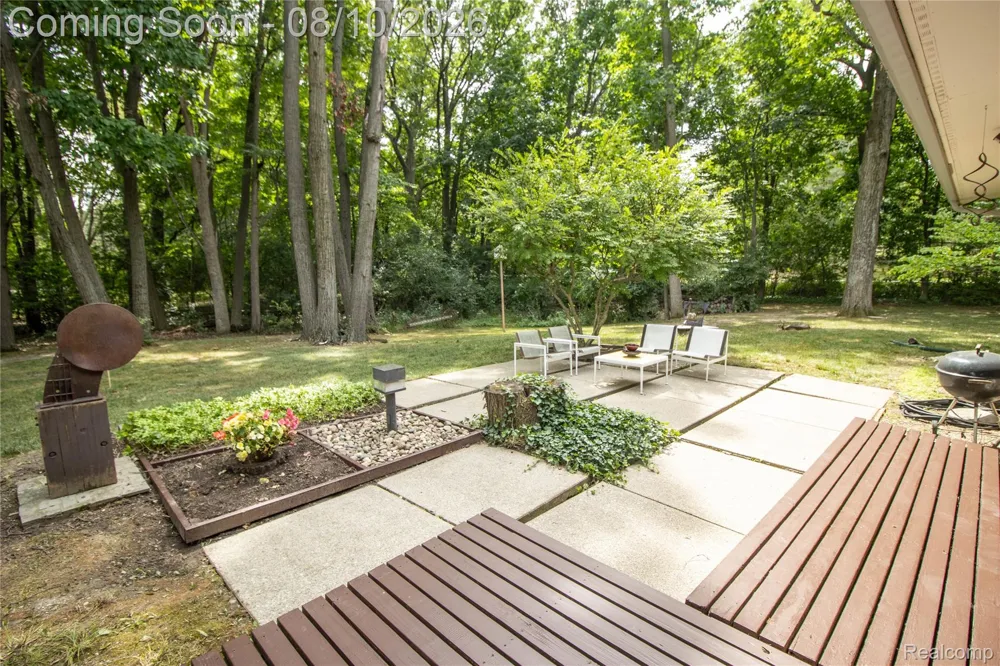 9302 Green Tree Drive Grand Blanc Charter Township, MI 48439