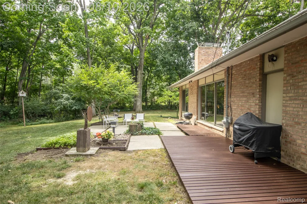 9302 Green Tree Drive Grand Blanc Charter Township, MI 48439