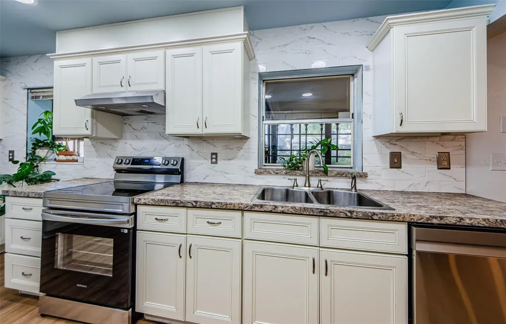 7241 56TH AVENUE St Petersburg, FL 33709