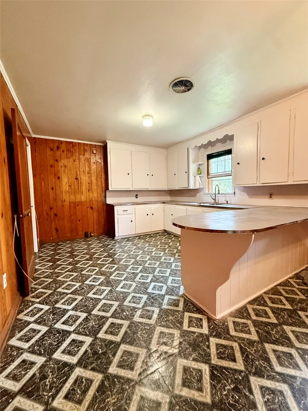 316 Moore Street Springhill, LA 71075