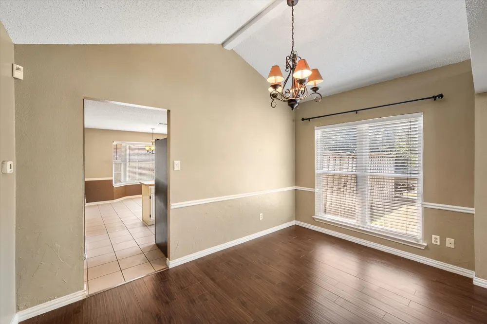 4209 Worth Forest Drive Arlington, TX 76016