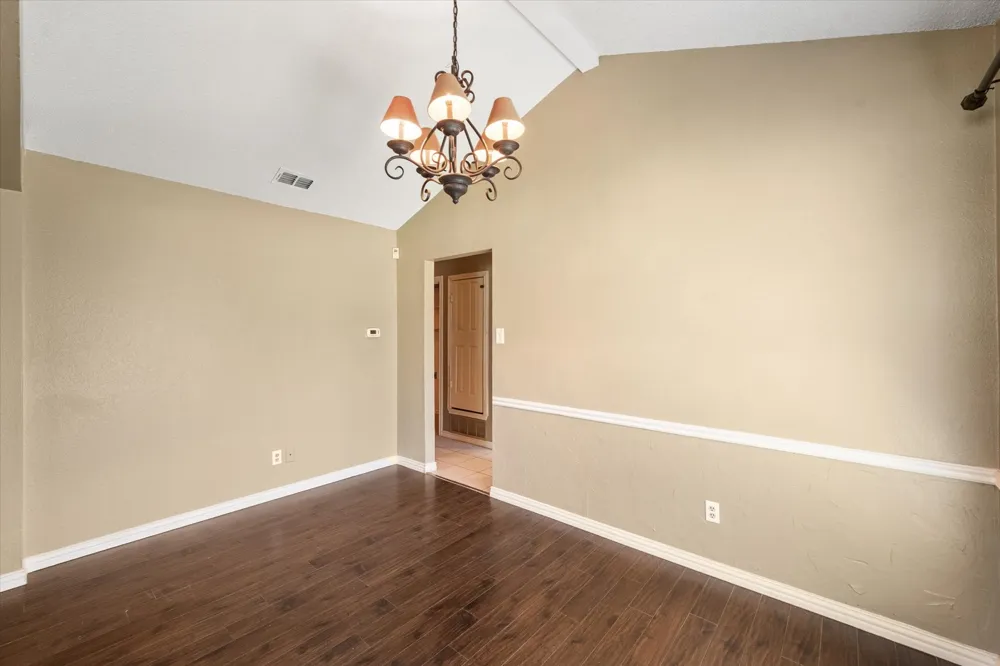4209 Worth Forest Drive Arlington, TX 76016