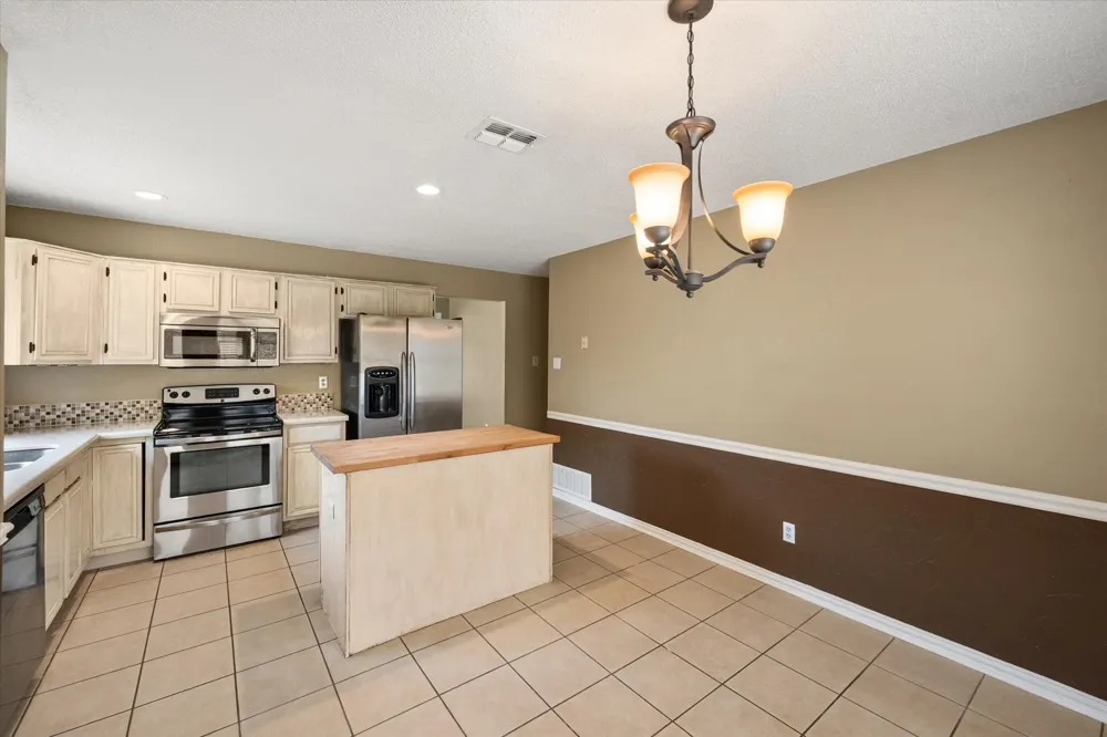 4209 Worth Forest Drive Arlington, TX 76016