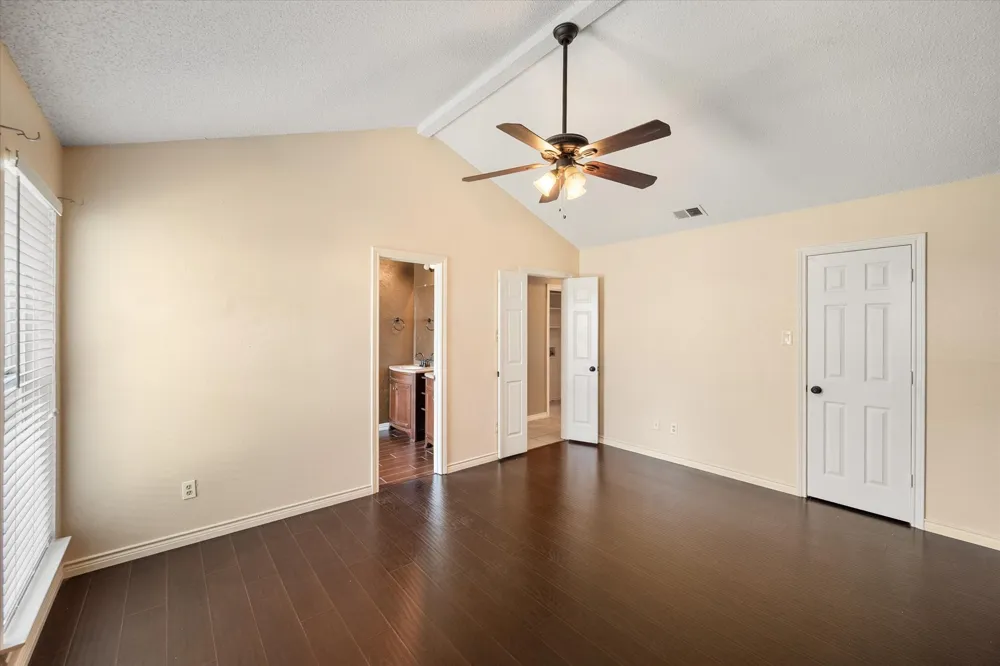4209 Worth Forest Drive Arlington, TX 76016