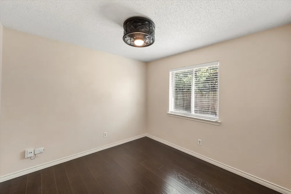 4209 Worth Forest Drive Arlington, TX 76016
