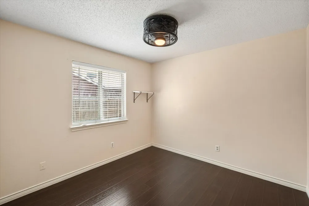 4209 Worth Forest Drive Arlington, TX 76016