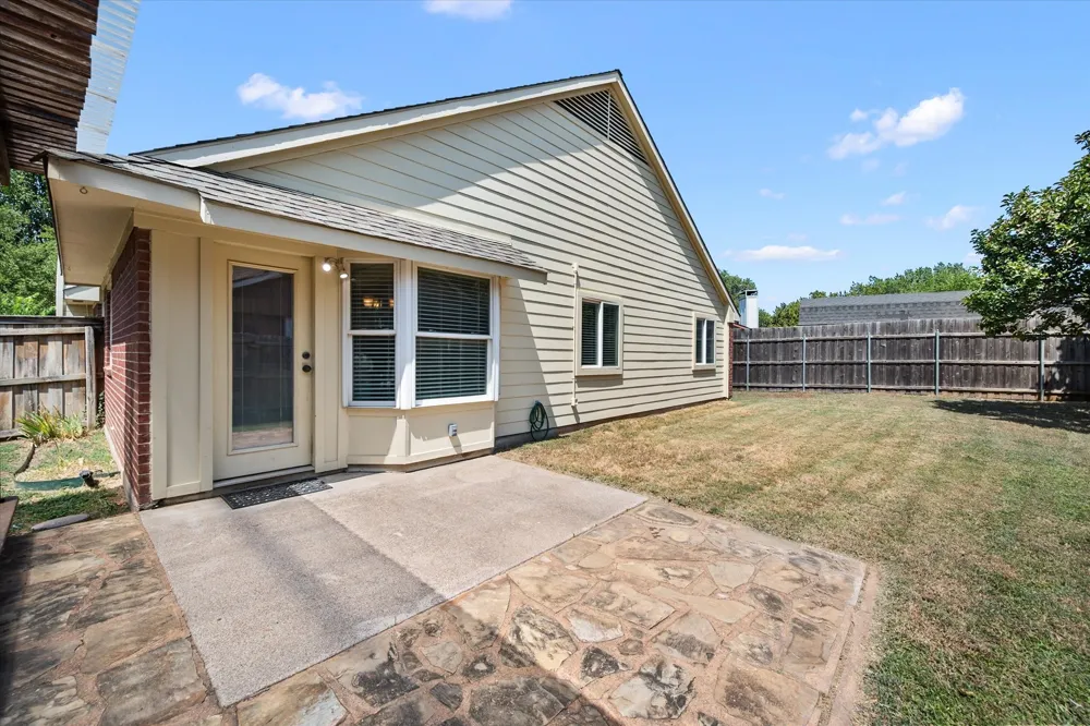 4209 Worth Forest Drive Arlington, TX 76016