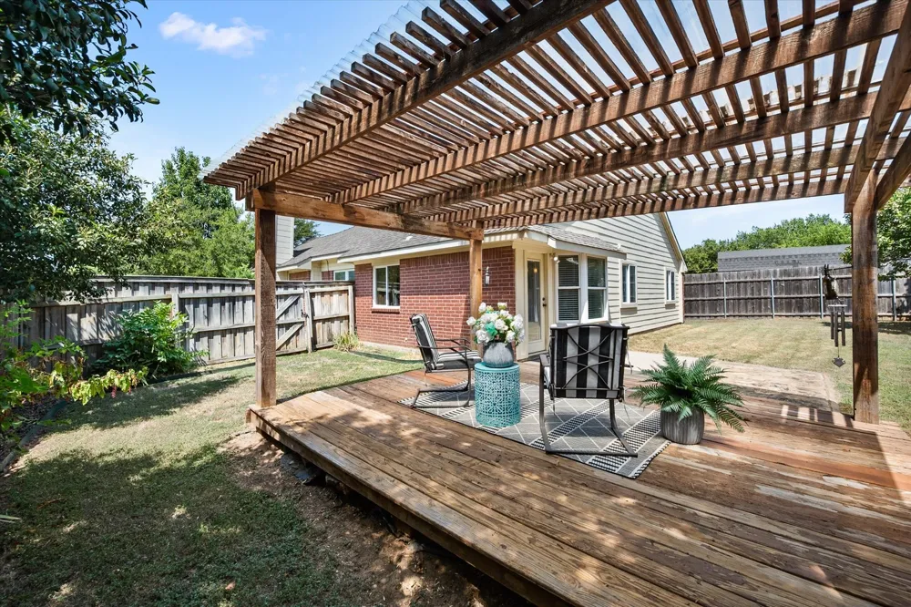 4209 Worth Forest Drive Arlington, TX 76016